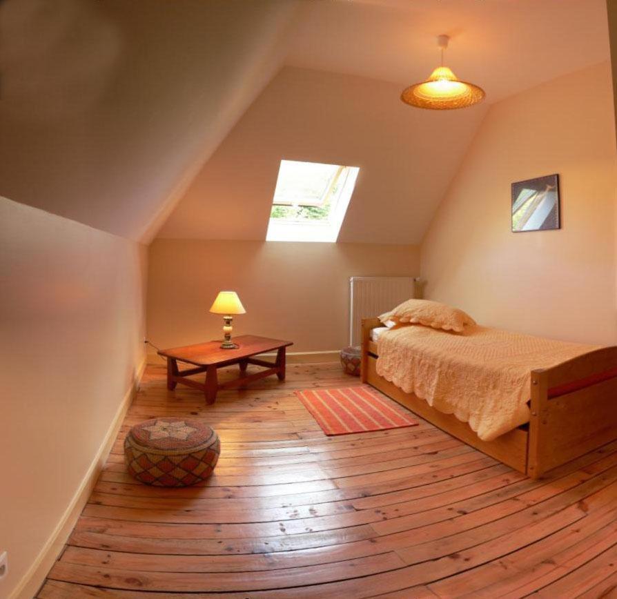 Maison D'Hotes La Nichee Rochefort-Montagne 外观 照片
