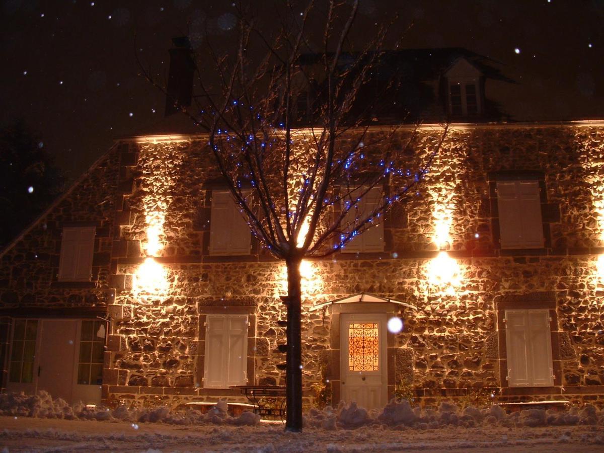 Maison D'Hotes La Nichee Rochefort-Montagne 外观 照片